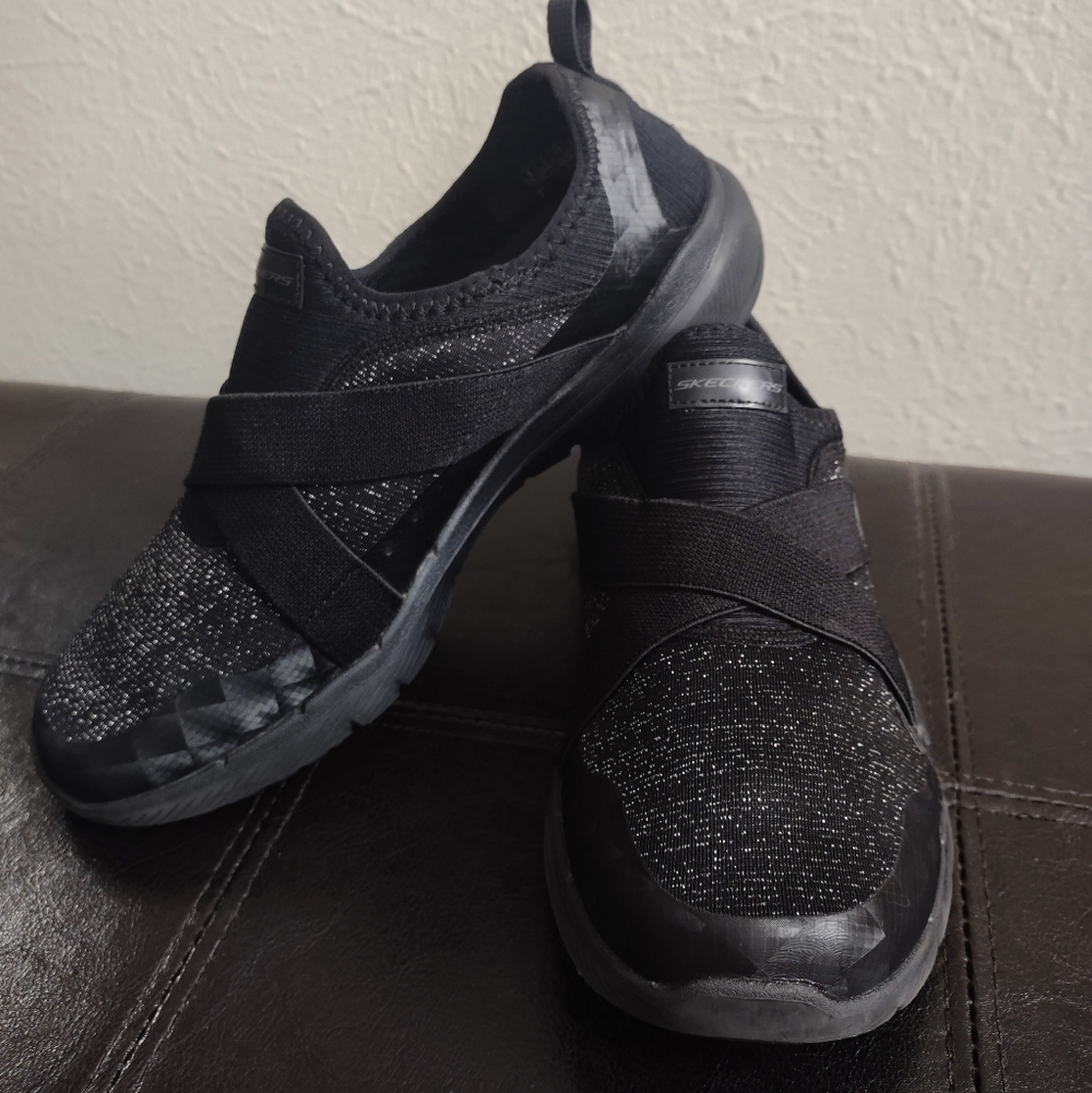Skechers Women's Flex Appeal 3.0 Finest Hour Slip-On Sneakers Black/Silver
